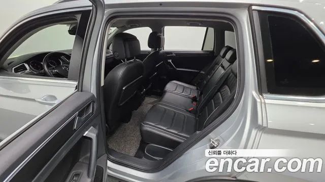 2020 Volkswagen Tiguan 2nd Gen 2.0 TDI Premium Sold VIN WVGZZZ5NZLW861196 – photo 35 2020 Volkswagen Tiguan 2nd Gen 2.0 TDI Premium Sold VIN WVGZZZ5NZLW861196 – photo 35