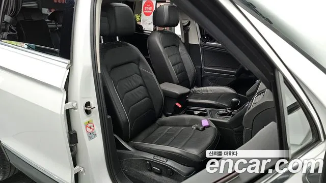 2020 Volkswagen Tiguan 2nd Gen 2.0 TDI Prestige Sold VIN WVGZZZ5NZLW877246 – interior seats