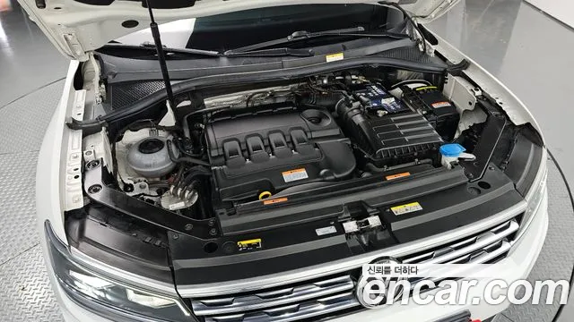2020 Volkswagen Tiguan 2nd Gen 2.0 TDI Prestige Sold VIN WVGZZZ5NZLW877246 – engine bay