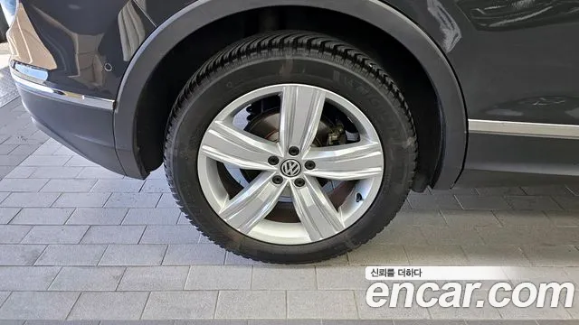 2020 Volkswagen Tiguan 2nd Gen 2.0 TDI 4Motion Prestige Sold VIN WVGZZZ5NZLW880480 – photo 12 2020 Volkswagen Tiguan 2nd Gen 2.0 TDI 4Motion Prestige Sold VIN WVGZZZ5NZLW880480 – photo 12