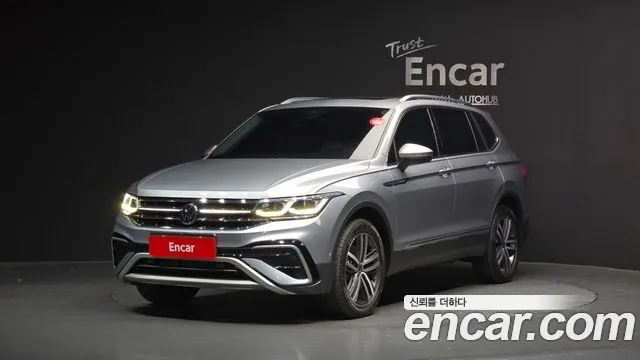 2022 Volkswagen Tiguan Allspace 2.0 TSI Prestige Sold VIN WVGZZZ5NZNM121515 – trunk area 2022 Volkswagen Tiguan Allspace 2.0 TSI Prestige Sold VIN WVGZZZ5NZNM121515 – trunk area