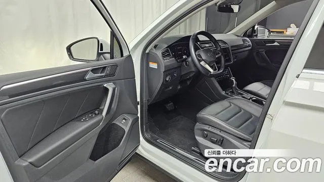 2022 Volkswagen Tiguan 2nd Gen 2.0 TDI Prestige Sold VIN WVGZZZ5NZNW009277 – trunk area 2022 Volkswagen Tiguan 2nd Gen 2.0 TDI Prestige Sold VIN WVGZZZ5NZNW009277 – trunk area