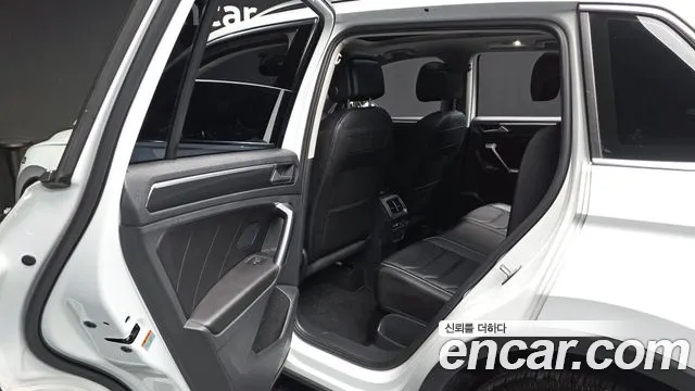 2022 Volkswagen Tiguan 2nd Gen 2.0 TDI Prestige Sold VIN WVGZZZ5NZNW065751 – dashboard