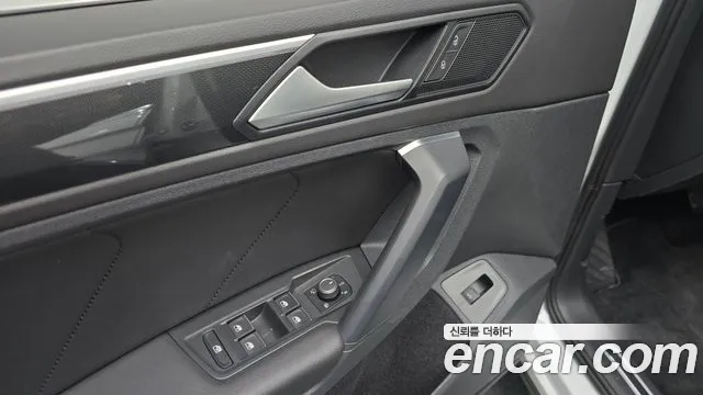 2022 Volkswagen Tiguan 2nd Gen 2.0 TDI Prestige Sold VIN WVGZZZ5NZNW536255 – interior seats 2022 Volkswagen Tiguan 2nd Gen 2.0 TDI Prestige Sold VIN WVGZZZ5NZNW536255 – interior seats