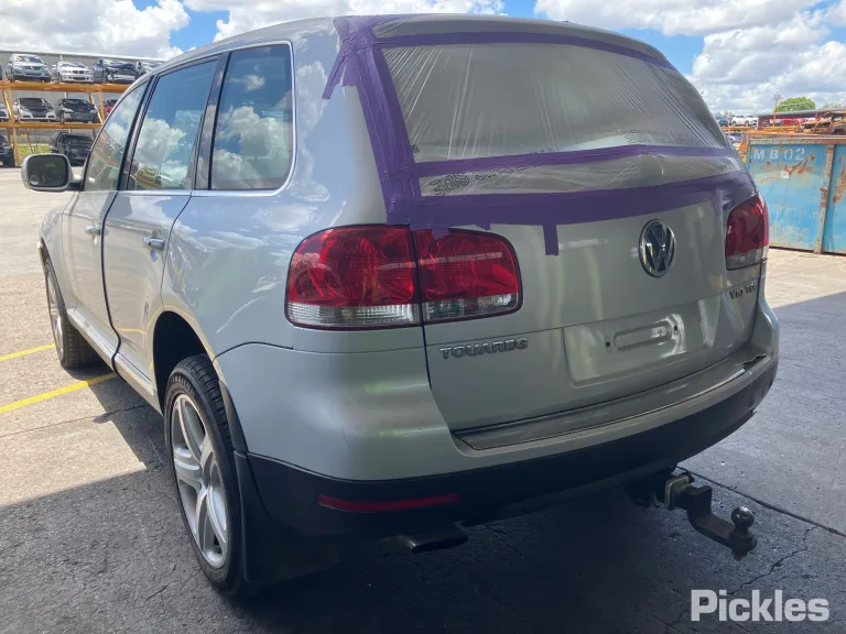 2005 Volkswagen Touareg Damaged VIN WVGZZZ7LZ5D061240 – dashboard