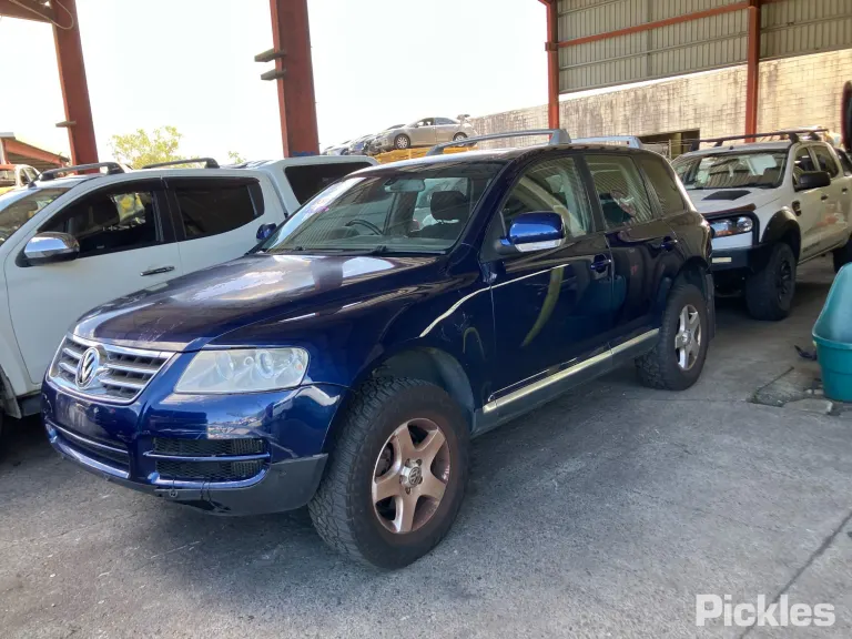 2005 Volkswagen Touareg Damaged VIN WVGZZZ7LZ5D065996 – exterior detail