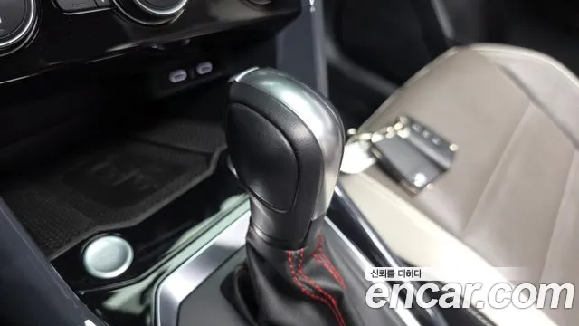 2021 Volkswagen T-Roc 2.0 TDI Prestige Sold VIN WVGZZZA1ZMV029473 – interior seats