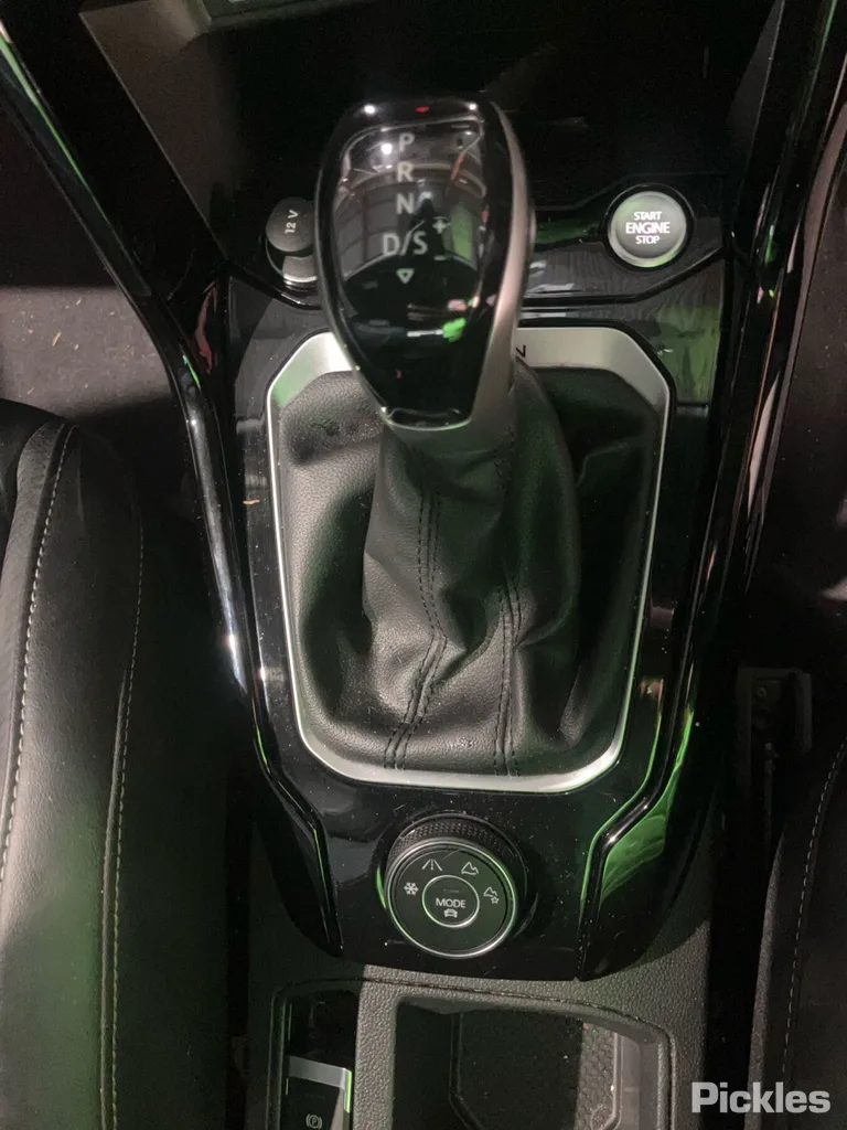 2024 Volkswagen T-Roc Used VIN WVGZZZA1ZRV064267 – trunk area
