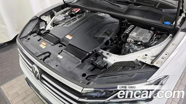 2023 Volkswagen Touareg 3rd Gen 3.0 TDI Premium Sold VIN WVGZZZCR2PD010541 – engine bay