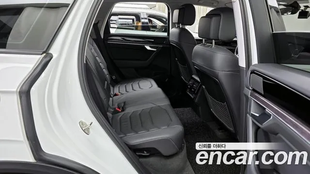 2023 Volkswagen Touareg 3rd Gen 3.0 TDI Premium Sold VIN WVGZZZCR2PD010541 – photo 17