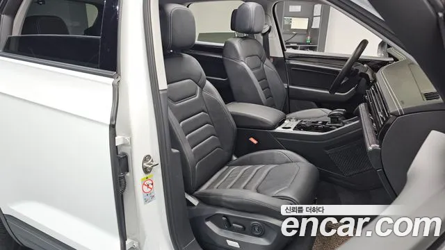 2023 Volkswagen Touareg 3rd Gen 3.0 TDI Premium Sold VIN WVGZZZCR3PD008037 – rear exterior
