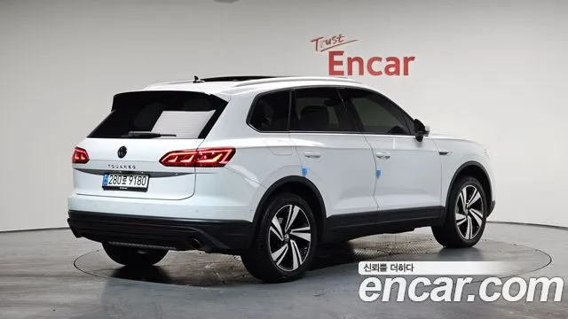 2023 Volkswagen Touareg 3rd Gen 3.0 TDI Premium Sold VIN WVGZZZCR3PD008037 – photo 16