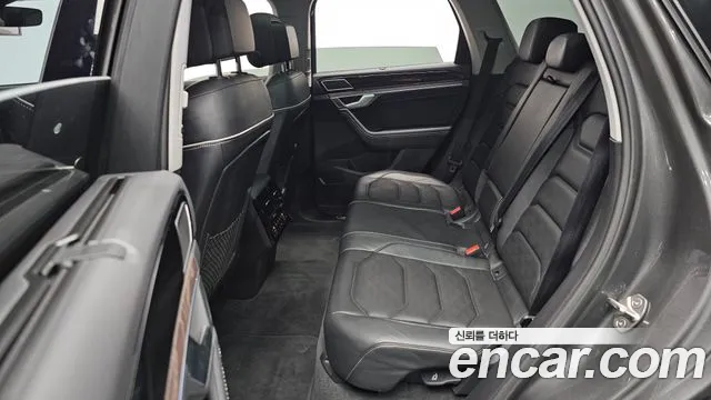 2024 Volkswagen Touareg 3rd Gen 3.0 TDI Prestige Sold VIN WVGZZZCR4RD013430 – interior seats