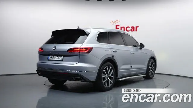 2020 Volkswagen Touareg 3rd Gen 3.0 TDI Prestige Sold VIN WVGZZZCRZLD021789 – exterior detail