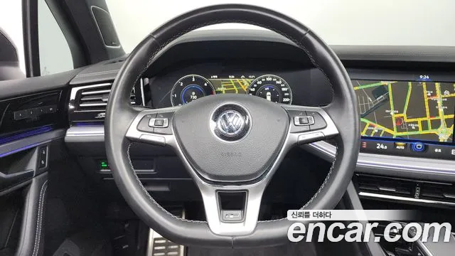 2020 Volkswagen Touareg 3rd Gen 4.0 TDI R-Line Sold VIN WVGZZZCRZLD029429 – side profile
