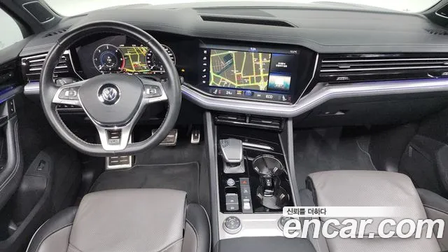 2020 Volkswagen Touareg 3rd Gen 4.0 TDI R-Line Sold VIN WVGZZZCRZLD029429 – exterior detail