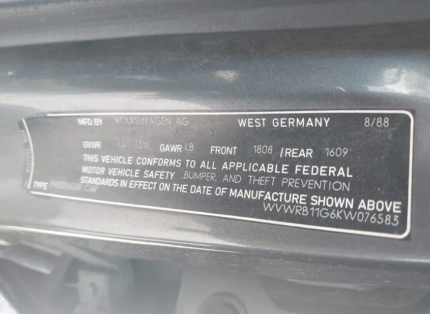 1989 VOLKSWAGEN JETTA Used VIN WVWRB11G6KW076583 – trunk area