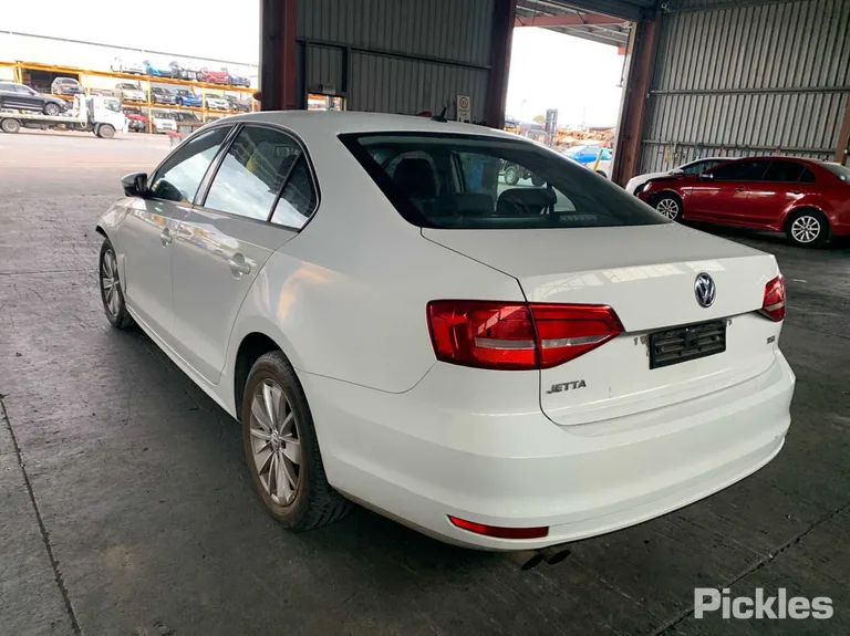2015 Volkswagen Jetta VIN WVWZZZ16ZFM040348