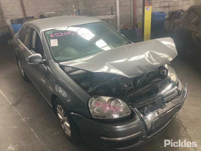 2011 Volkswagen Jetta Used VIN WVWZZZ1KZAM168484 – exterior detail