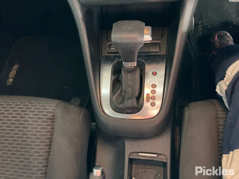 2009 Volkswagen Golf Damaged VIN WVWZZZ1KZAW051429 – rear exterior