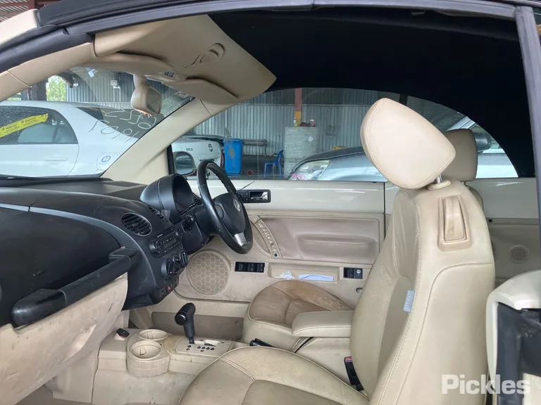 2007 Volkswagen Beetle Used VIN WVWZZZ1YZ7M418085 – side profile