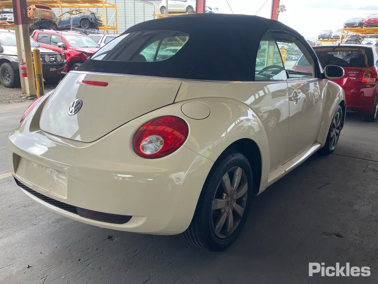 2007 Volkswagen Beetle Used VIN WVWZZZ1YZ7M418085 – dashboard