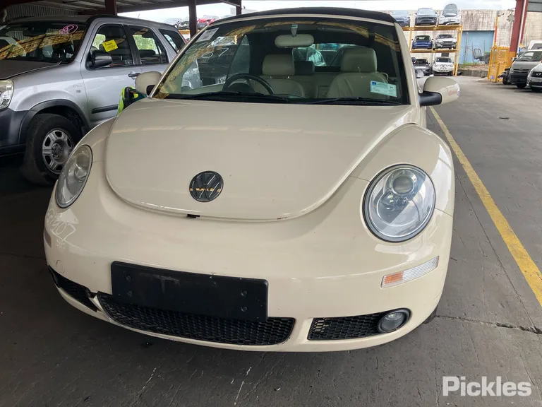 2007 Volkswagen Beetle Used VIN WVWZZZ1YZ7M418085 – photo 11