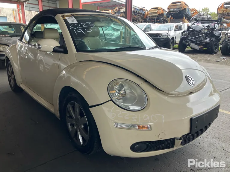 2007 Volkswagen Beetle Used VIN WVWZZZ1YZ7M418085 – photo 13