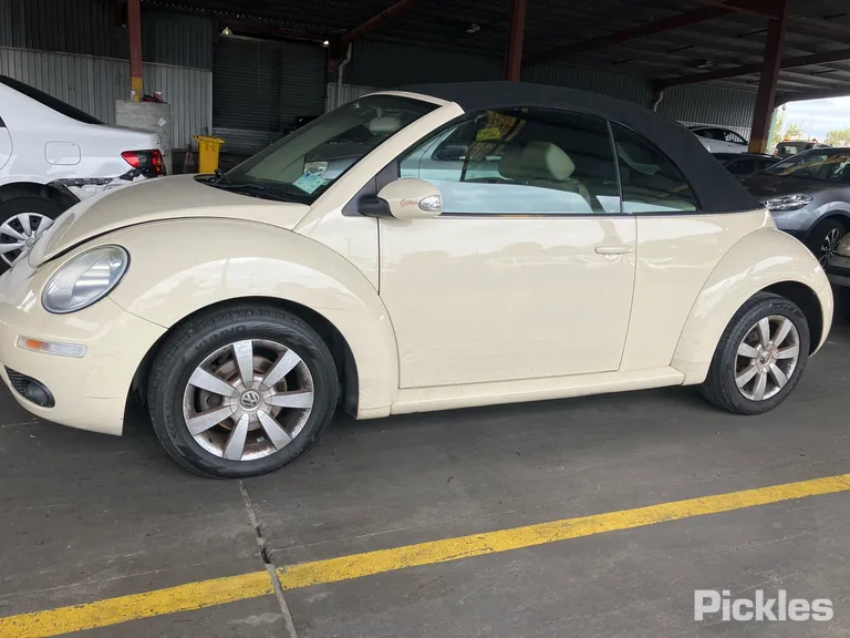 2007 Volkswagen Beetle Used VIN WVWZZZ1YZ7M418085 – photo 16