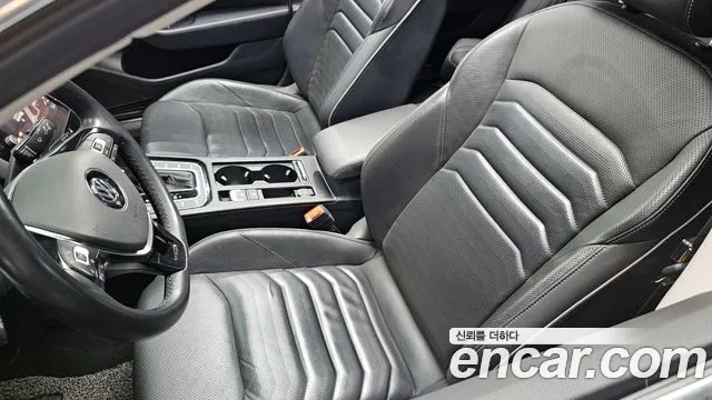 2020 Volkswagen Arteon 2.0 TDI Premium Sold VIN WVWZZZ3HZLE019342 – trunk area 2020 Volkswagen Arteon 2.0 TDI Premium Sold VIN WVWZZZ3HZLE019342 – trunk area