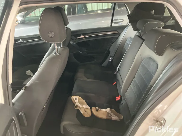 2014 Volkswagen Golf Used VIN WVWZZZAUZEW309837 – interior seats