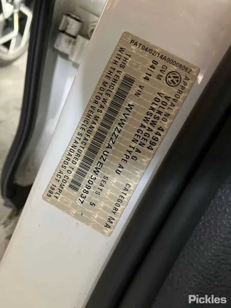 2014 Volkswagen Golf Used VIN WVWZZZAUZEW309837 – exterior detail