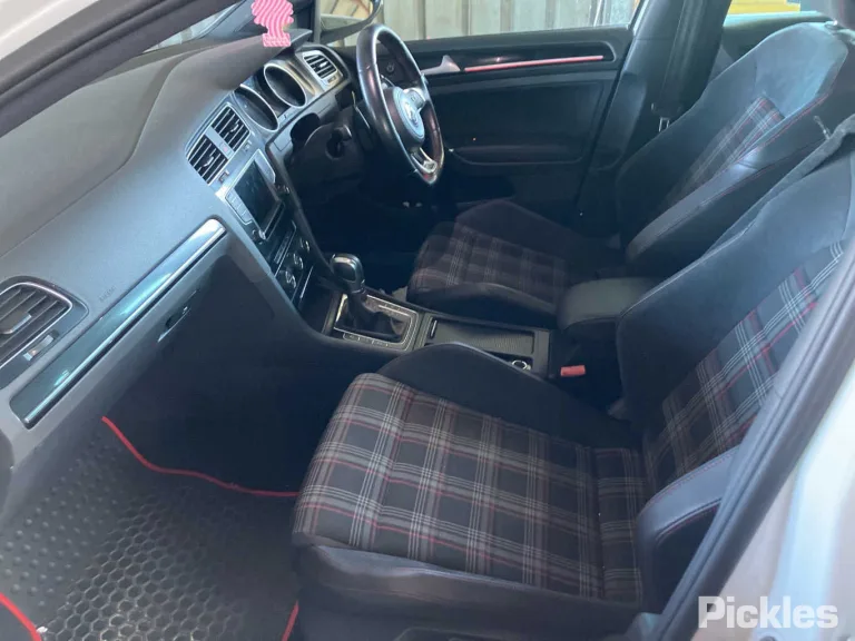 2015 Volkswagen Golf Damaged VIN WVWZZZAUZGW081264 – odometer reading