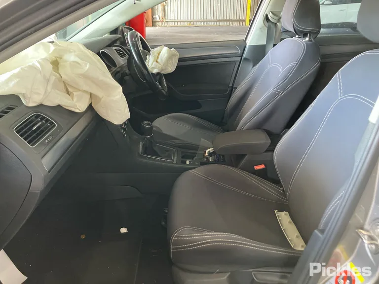 2015 Volkswagen Golf Used VIN WVWZZZAUZGW100598 – side profile