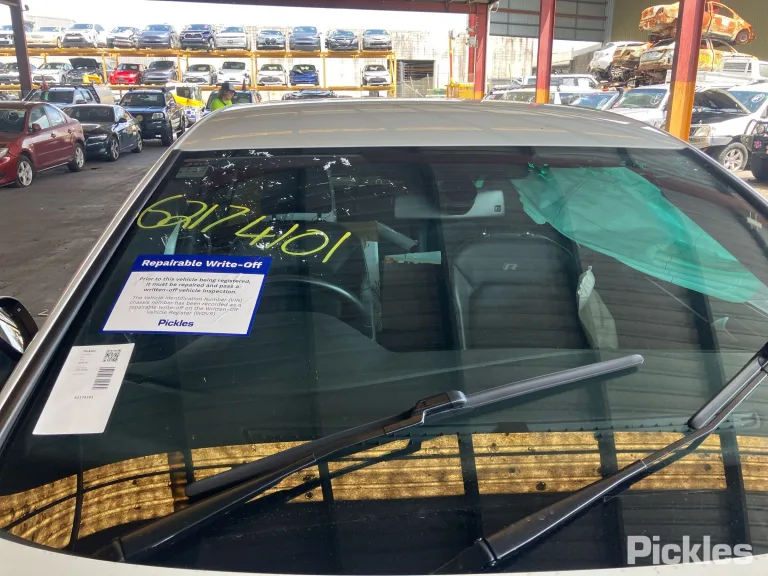 2016 Volkswagen Golf Damaged VIN WVWZZZAUZGW225460 – rear exterior