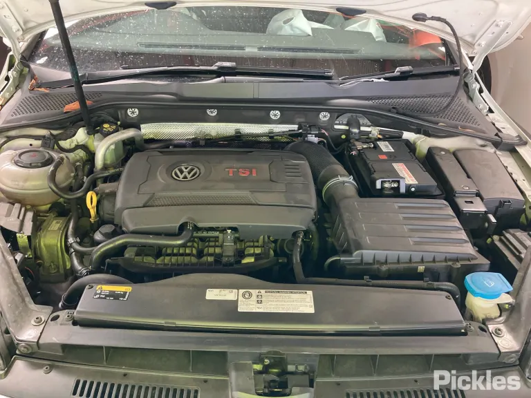2018 Volkswagen Golf Damaged VIN WVWZZZAUZJW134274 – rear exterior