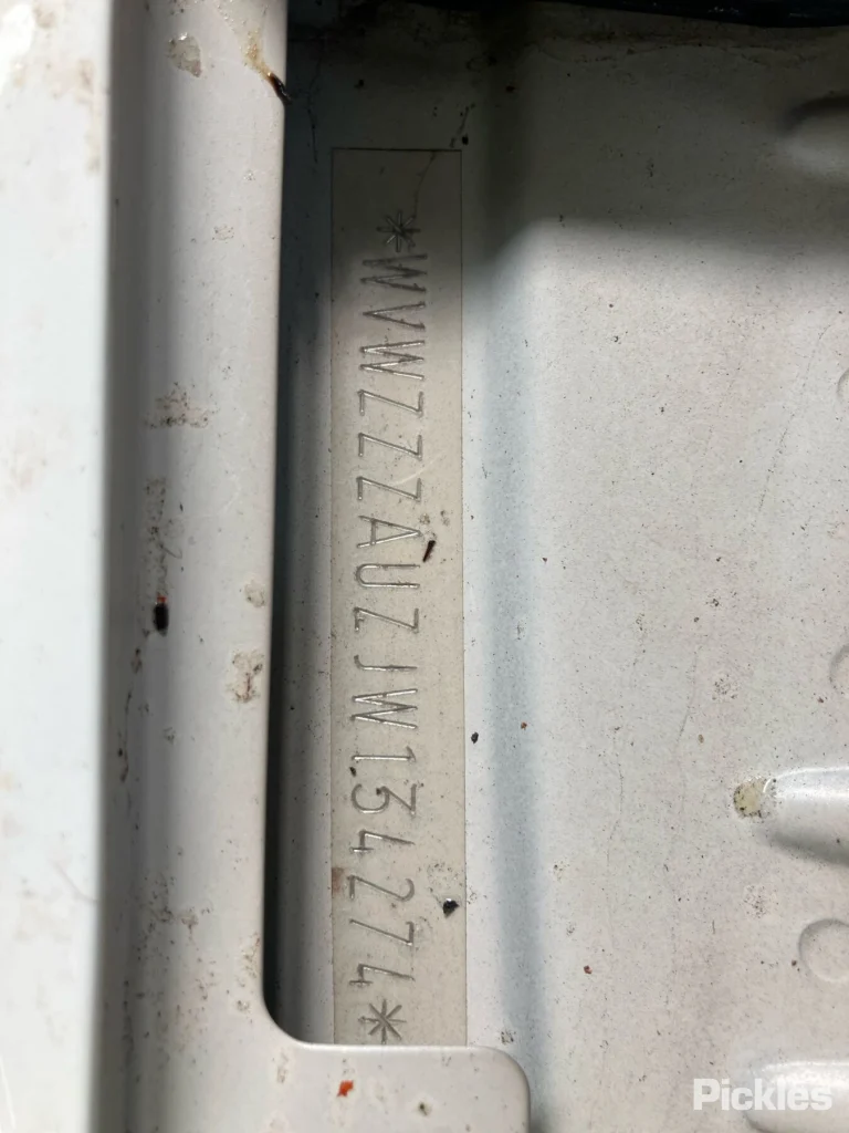 2018 Volkswagen Golf Damaged VIN WVWZZZAUZJW134274 – dashboard