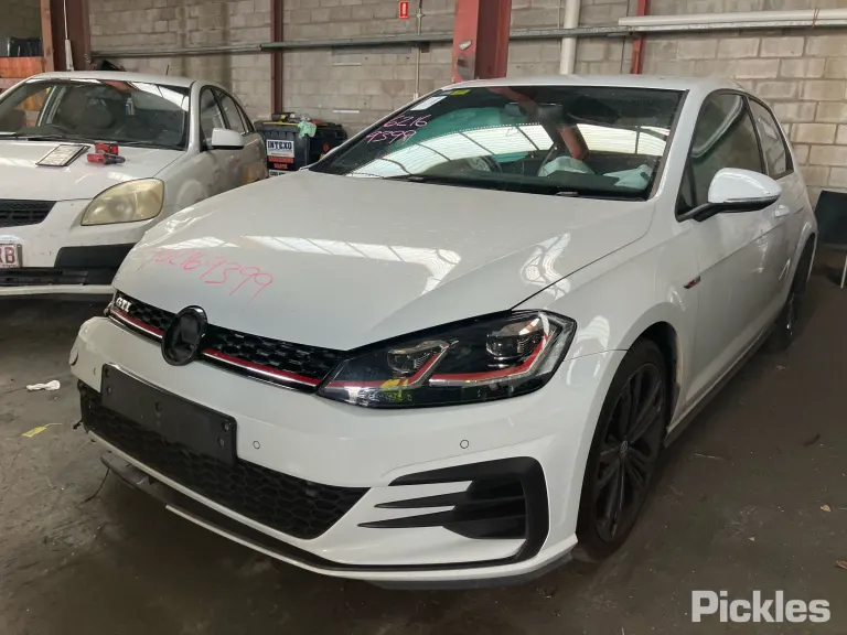 2018 Volkswagen Golf Damaged VIN WVWZZZAUZJW134274 – photo 11