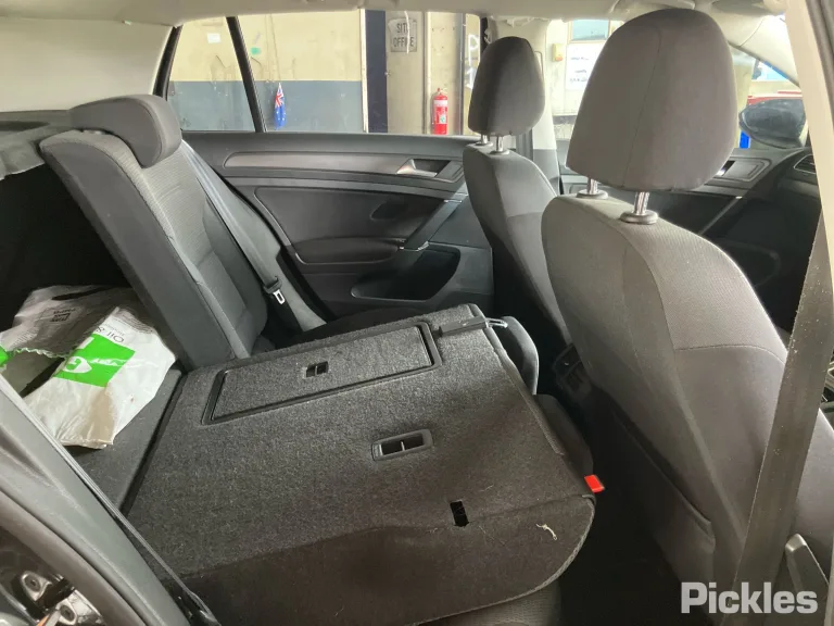 2020 Volkswagen Golf Damaged VIN WVWZZZAUZLW133140 – dashboard