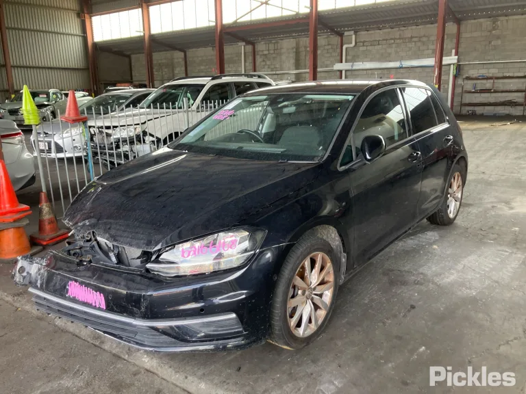 2020 Volkswagen Golf Damaged VIN WVWZZZAUZLW133140 – undercarriage