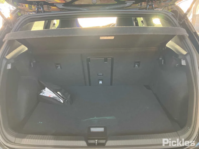 2024 Volkswagen Golf Damaged VIN WVWZZZCD4RW210661 – photo 36