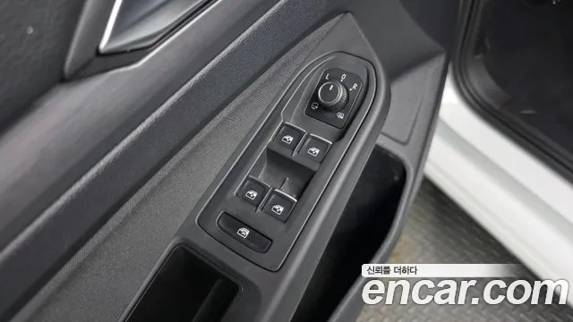 2022 Volkswagen Golf 8th Gen 2.0 TDI Prestige Sold VIN WVWZZZCDZNW124708 – trunk area