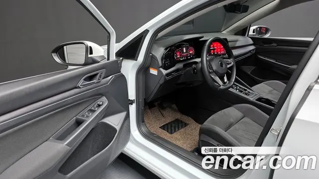 2022 Volkswagen Golf 8th Gen 2.0 TDI Prestige Sold VIN WVWZZZCDZNW127681 – interior seats