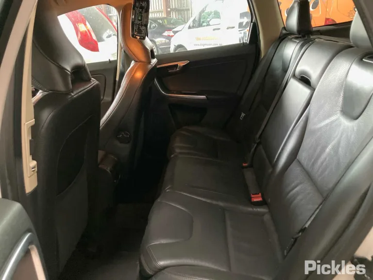 2013 Volvo XC60 Damaged VIN YV10Z47HBD2445117 – photo 17