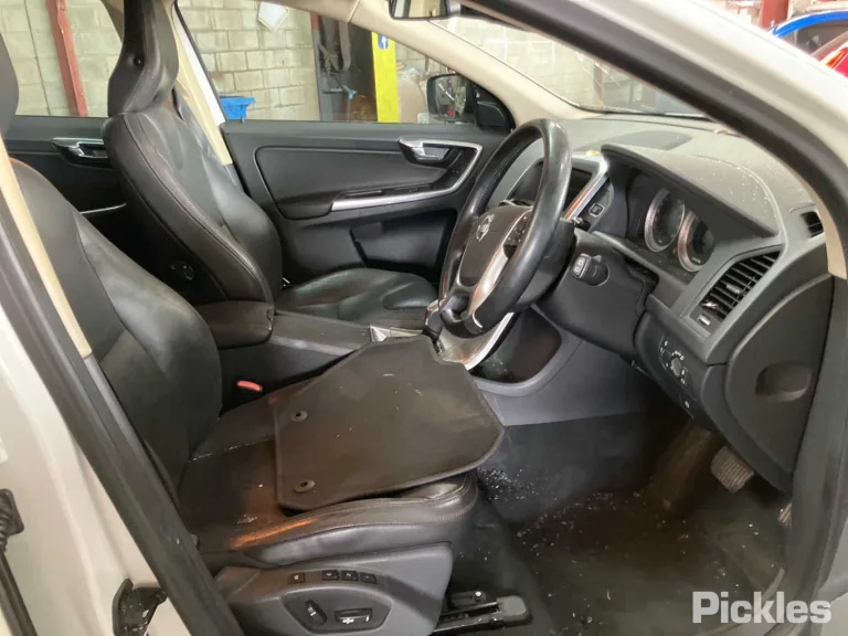 2013 Volvo XC60 Damaged VIN YV10Z47HBD2445117 – photo 22