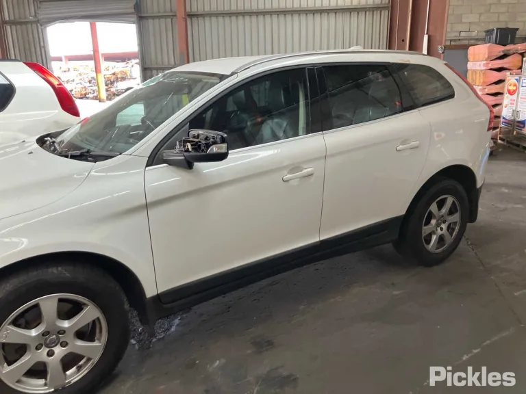 2013 Volvo XC60 Damaged VIN YV10Z47HBD2445117 – photo 24