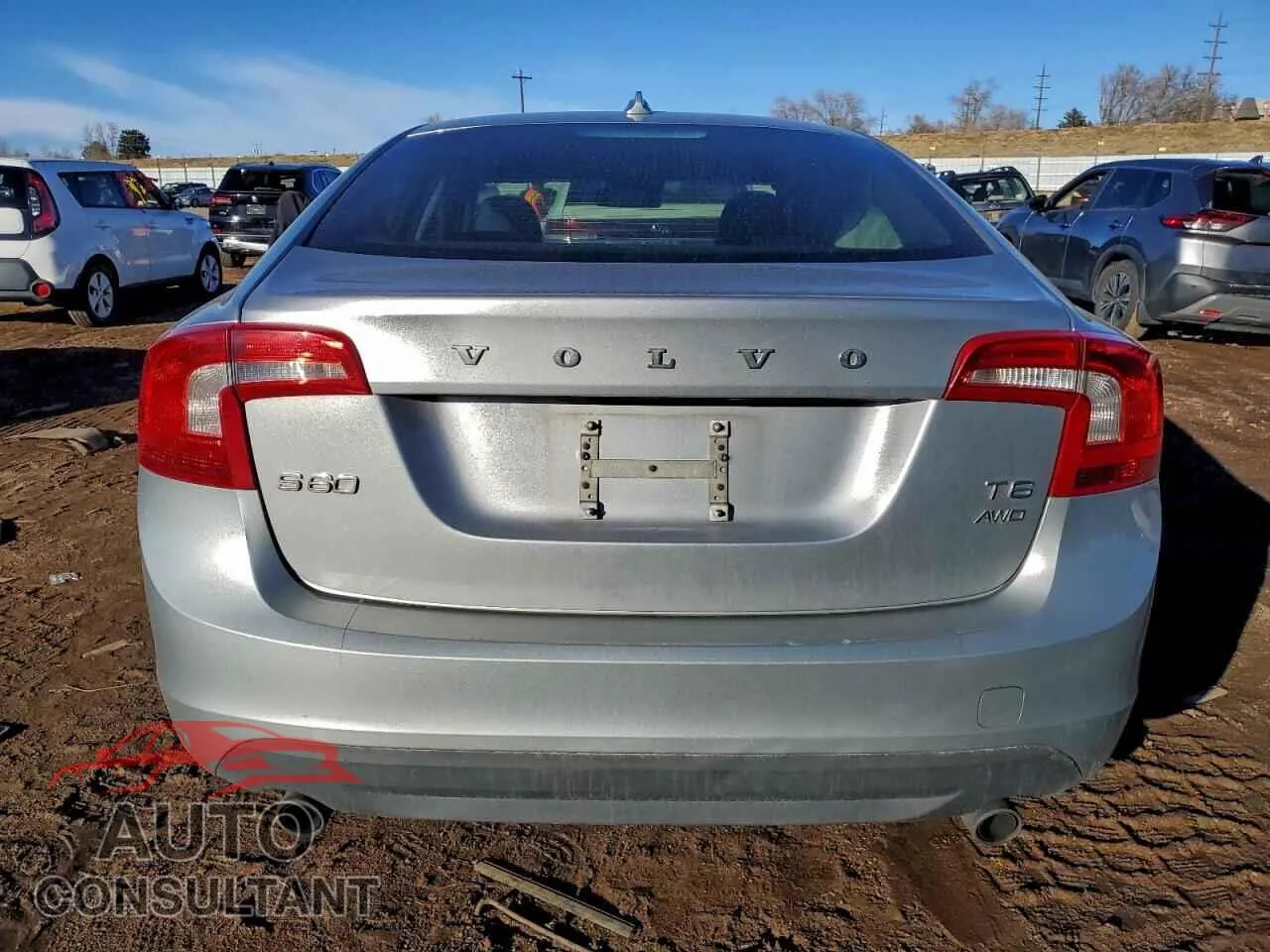 2011 VOLVO S60 Damaged VIN YV1902FH0B2019486 – engine bay