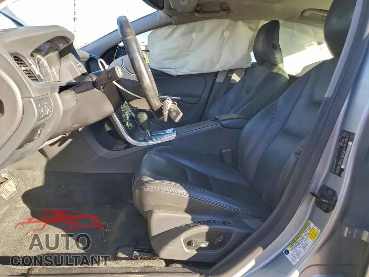 2011 VOLVO S60 Damaged VIN YV1902FH0B2019486 – exterior detail