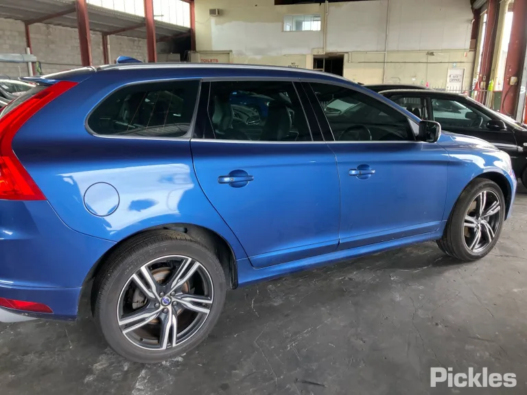 2016 Volvo XC60 Damaged VIN YV1DZ97A6H2005230 – side profile