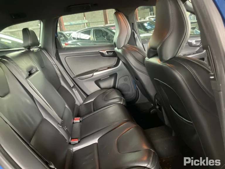 2016 Volvo XC60 Damaged VIN YV1DZ97A6H2005230 – dashboard